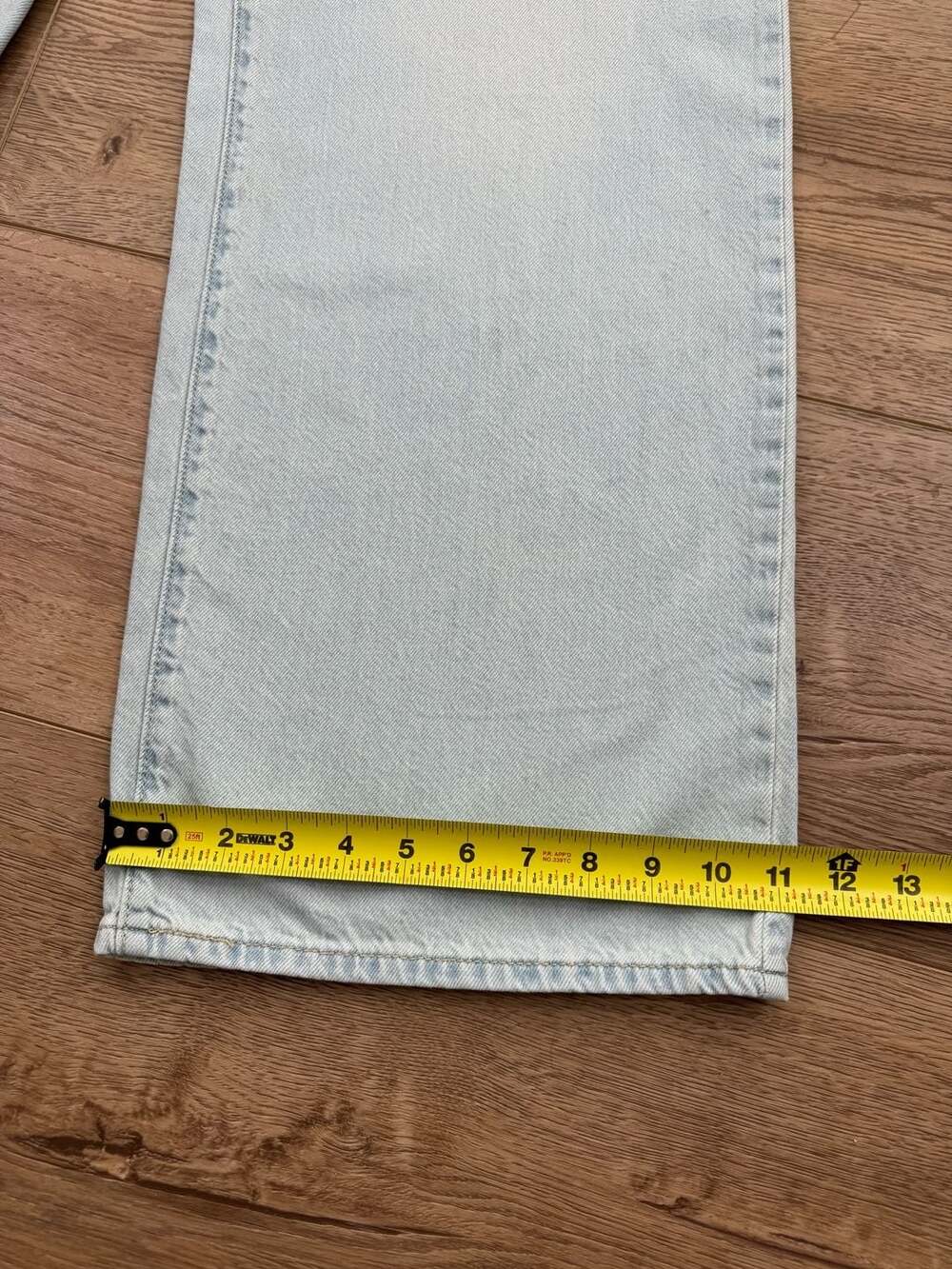 Levi’s Cinch Baggy Jeans Womens 28 High Rise Wide Leg Light Wash 100% Cotton - Picture 8 of 16